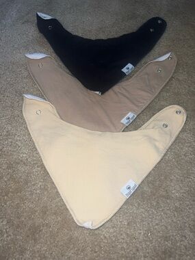 Bib bundle